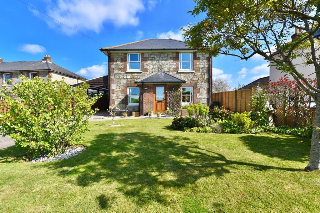 Crocker Lane, Niton, Ventnor 3 bed detached house £575,000