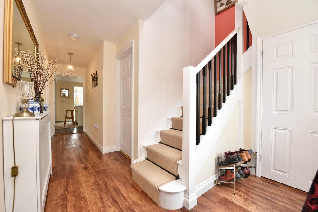 Crocker Lane, Niton, Ventnor 3 bed detached house £575,000