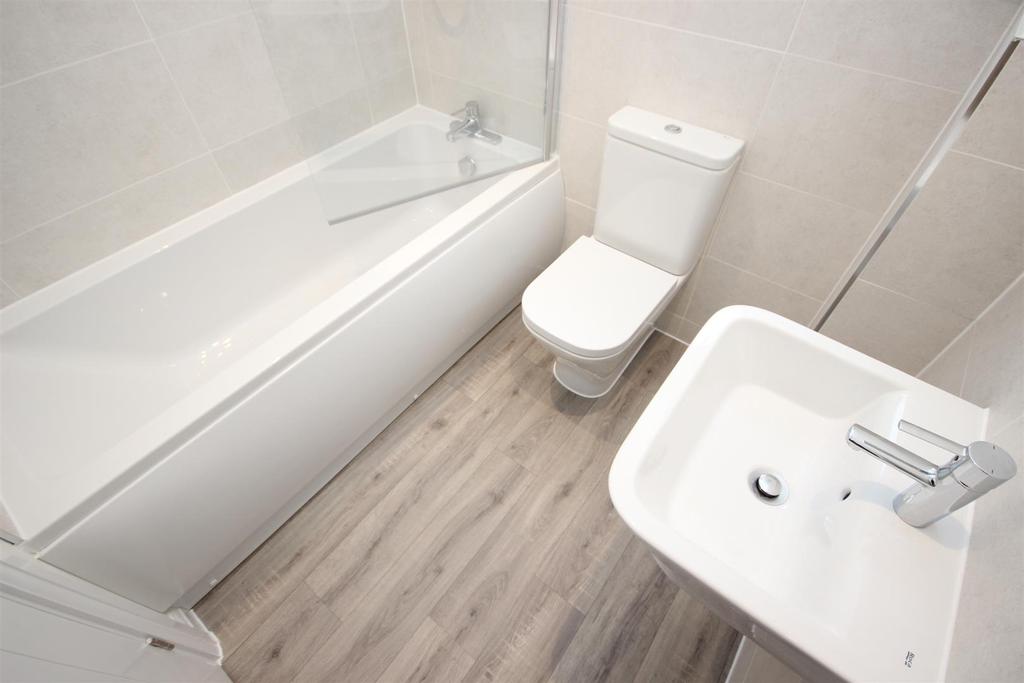 Bathroom.JPG