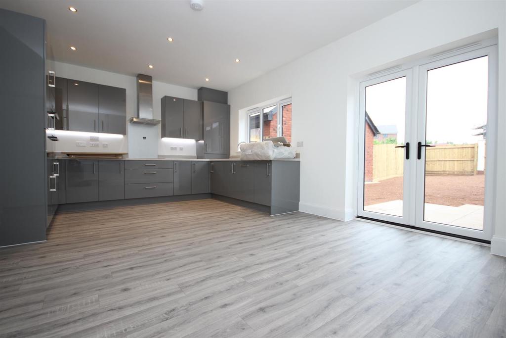 Kitchen 5.JPG