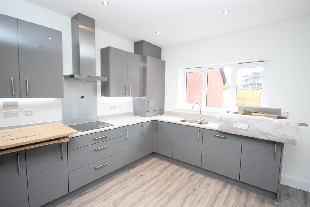 Kitchen 2.JPG