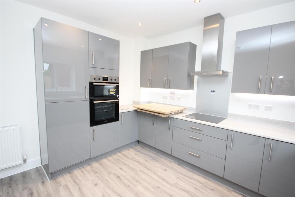 Kitchen 3.JPG
