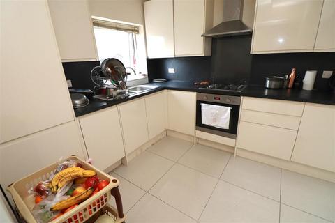 20 Acorn Grove, Ruislip, HA4 6PL