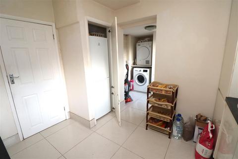 20 Acorn Grove, Ruislip, HA4 6PL