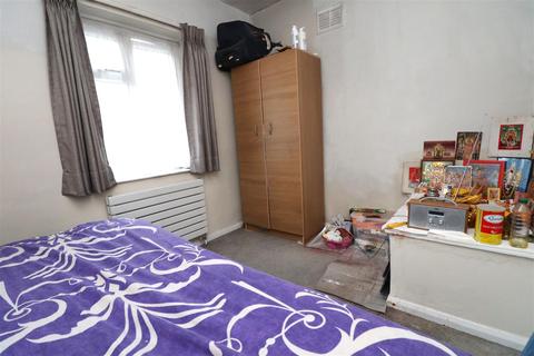 20 Acorn Grove, Ruislip, HA4 6PL