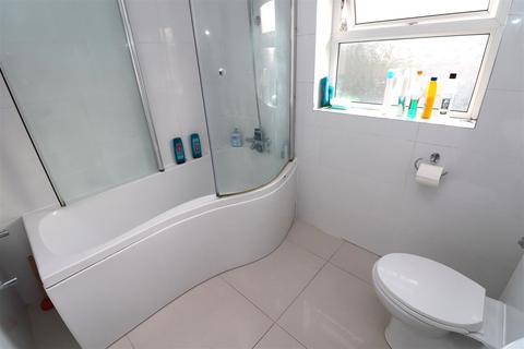 20 Acorn Grove, Ruislip, HA4 6PL
