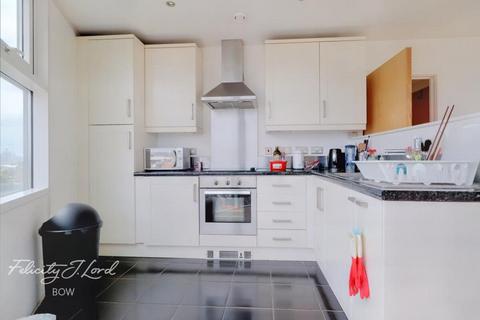 2 bedroom flat to rent, Angel Way, London