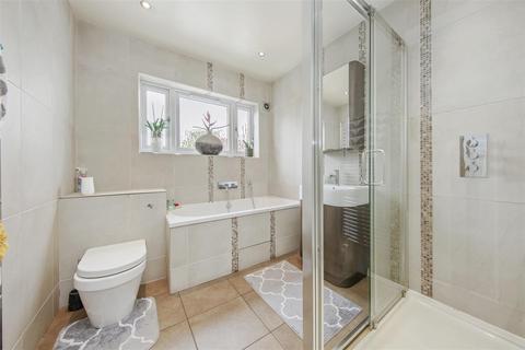 7 East Court, Wembley, HA0 3QJ