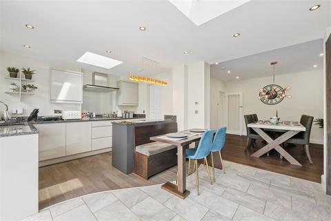 7 East Court, Wembley, HA0 3QJ