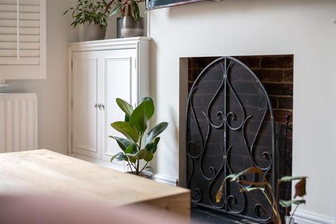 19 Norbury Road, Reigate, RH2 9BY