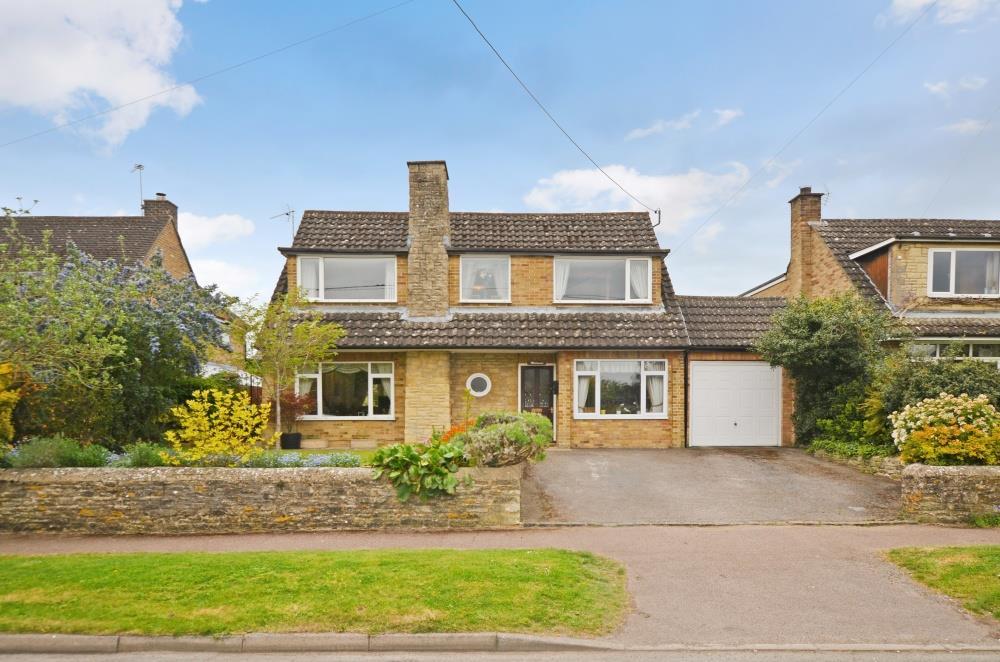 Alchester Road, Chesterton, Bicester 4 bed detached house £650,000