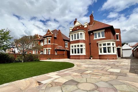 5 bedroom detached house for sale - Clifton Drive South, Lytham St Annes