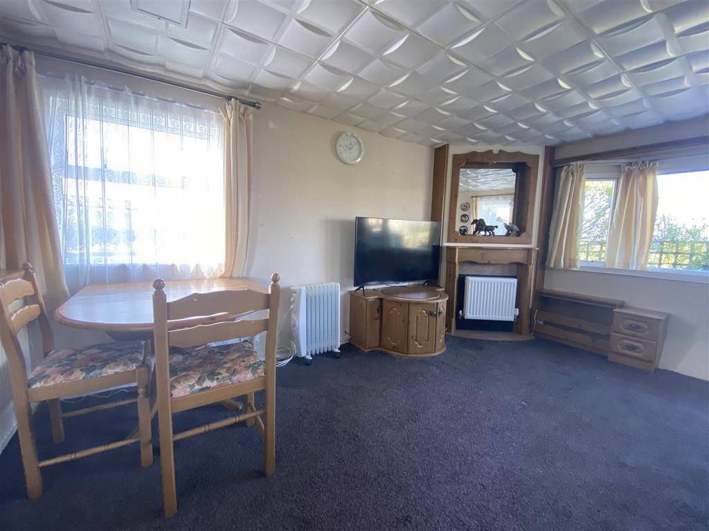 Old School Yard, Trefgarn Own 2 bed mobile home £49,950