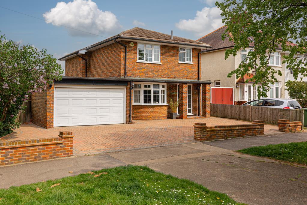 Elm Way, Ewell 3 bed detached house £730,000