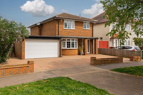 17a Elm Way, Epsom, KT19 0HB
