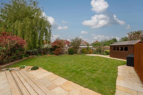 17a Elm Way, Epsom, KT19 0HB