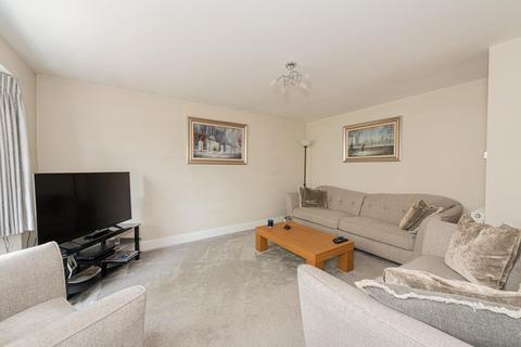 17a Elm Way, Epsom, KT19 0HB