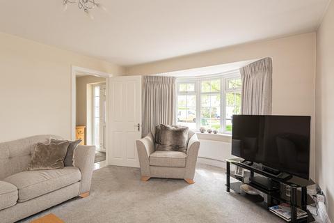 17a Elm Way, Epsom, KT19 0HB
