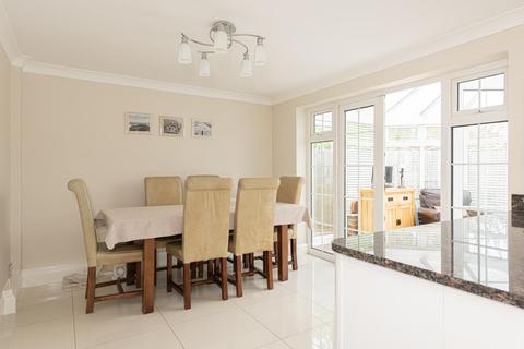 17a Elm Way, Epsom, KT19 0HB