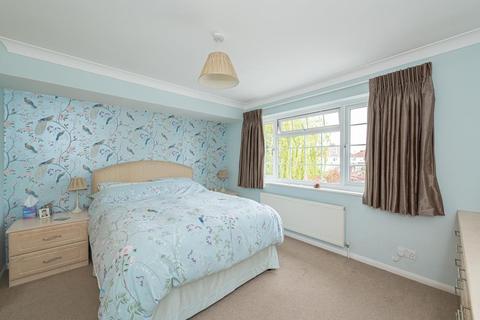 17a Elm Way, Epsom, KT19 0HB