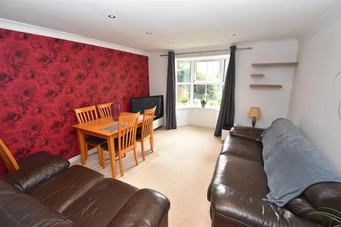 2 bedroom flat to rent - Pine Gardens, Horley