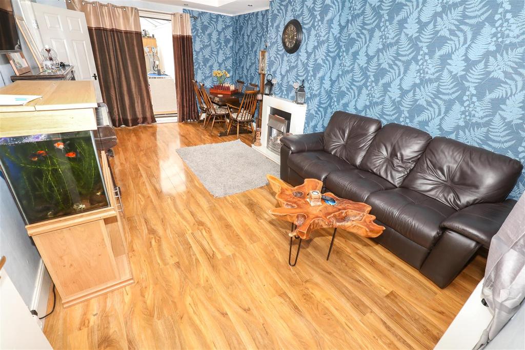Well Road, Glenrothes 4 bed terraced house £122,995