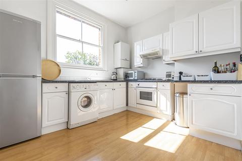 6c Manor Drive, Surbiton, KT5 8NE