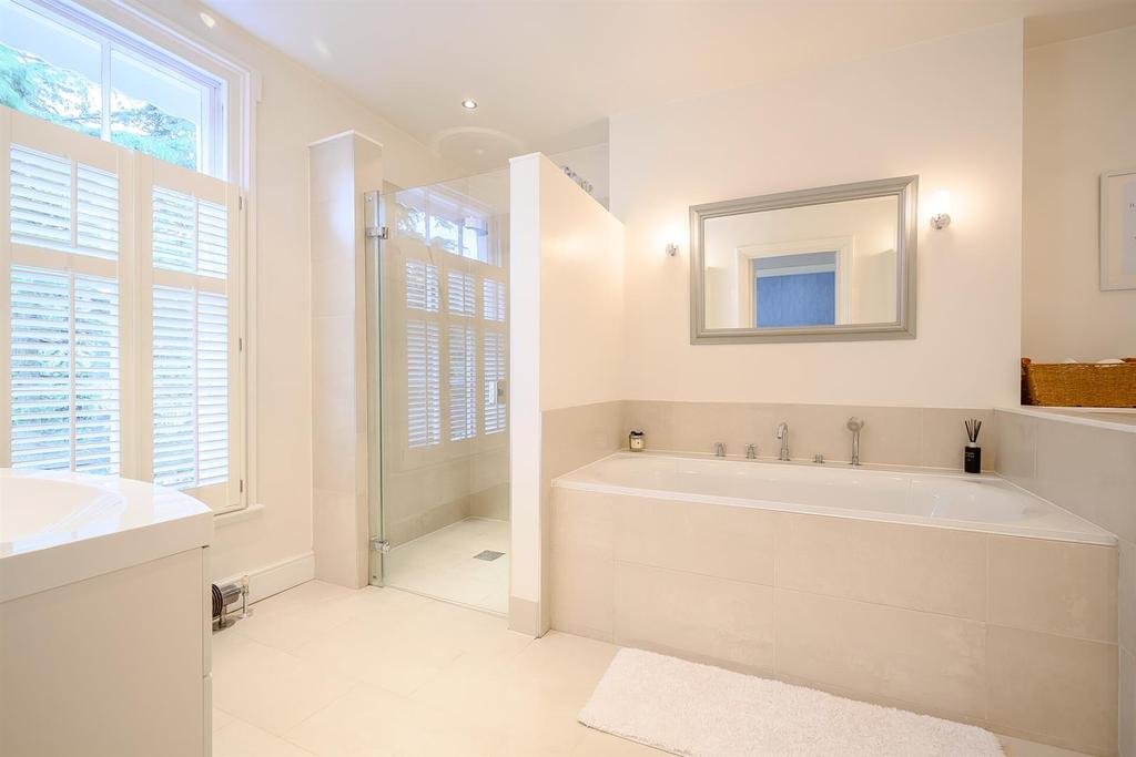 8501171-interior43.jpg