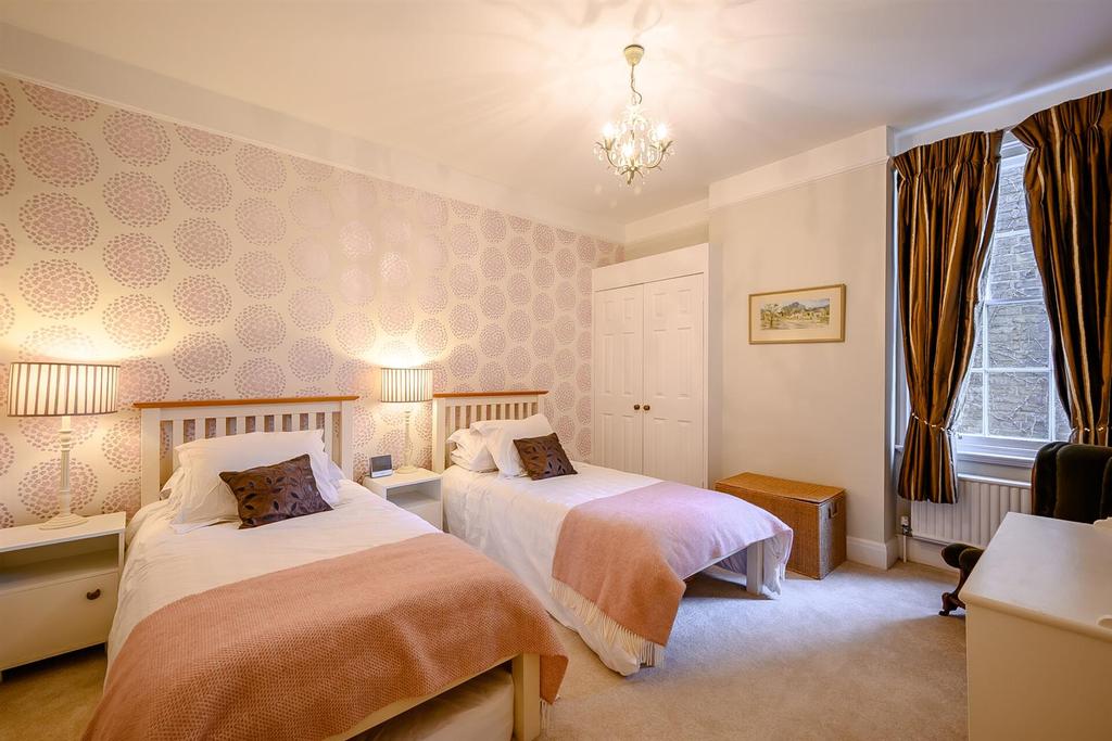 8501171-interior38.jpg
