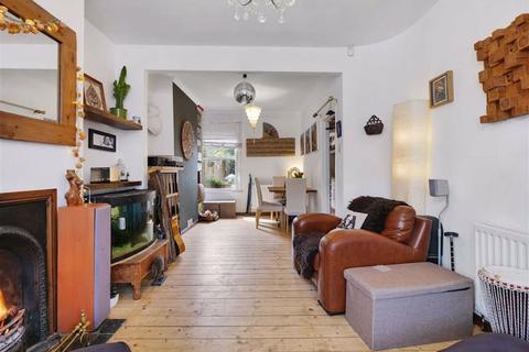 15 Larkbere Road, London, SE26 4HA