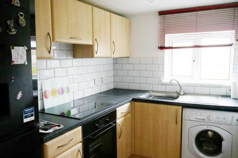 3 bedroom terraced house to rent, Burrell Road, Suffolk IP2