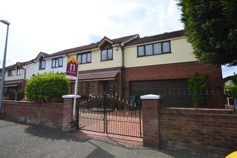 4 bedroom semi-detached house to rent - Dodd Street, Salford, M5