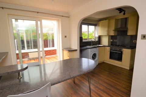 4 bedroom semi-detached house to rent - Dodd Street, Salford, M5