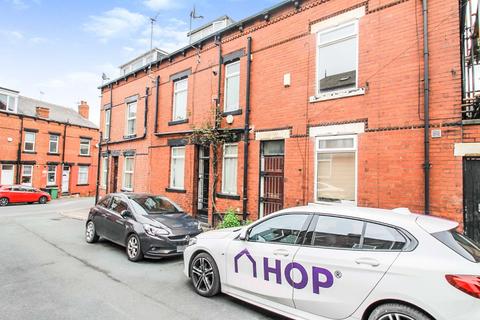 2 bedroom terraced house to rent, Oban Place, Armley, Leeds, LS12