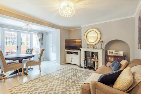 4 Appletree Walk, Chesham, HP5 1SY