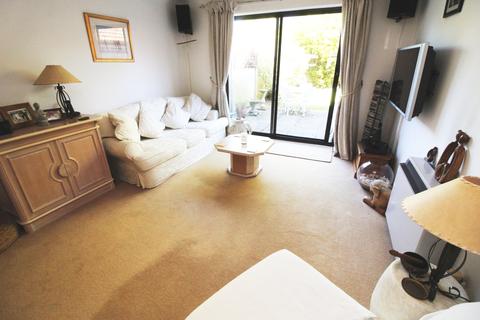 23 Fitzrobert Place, Egham, TW20 9JS