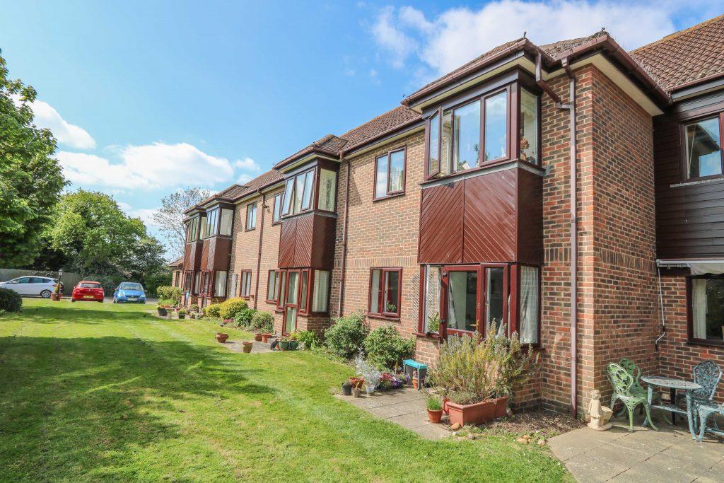 Staunton Avenue, Hayling Island 1 bed flat for sale £85,000