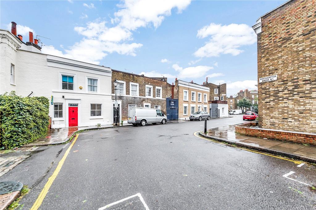 Northampton Grove, London, N1 2 bed terraced house £3,400 pcm (£785 pw)
