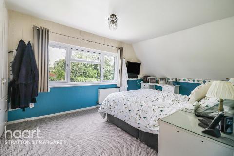 11 Fairlawn, Swindon, SN3 6ET