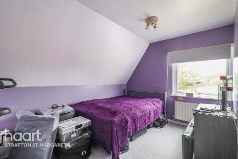 11 Fairlawn, Swindon, SN3 6ET