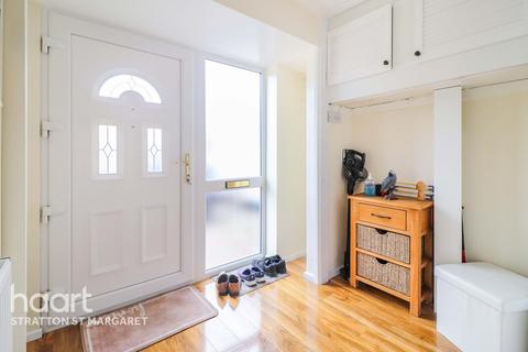11 Fairlawn, Swindon, SN3 6ET