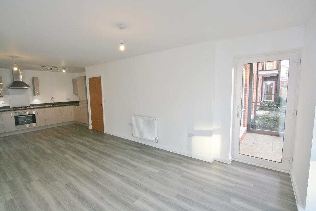 Robertson Way, Chapel Gate, Basingstoke, RG21 2 bed flat £1,200 pcm