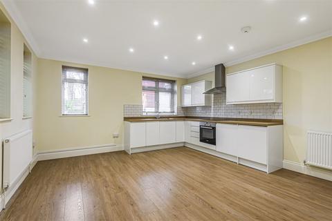 3, Peachey House Bepton Road, Midhurst, GU29 9LU