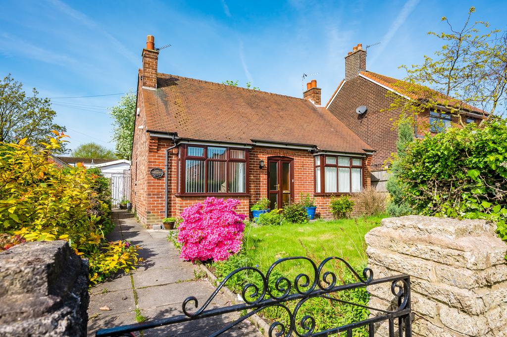 Clock Face Road, Clock Face, St Helens, WA9 2 bed bungalow for sale £