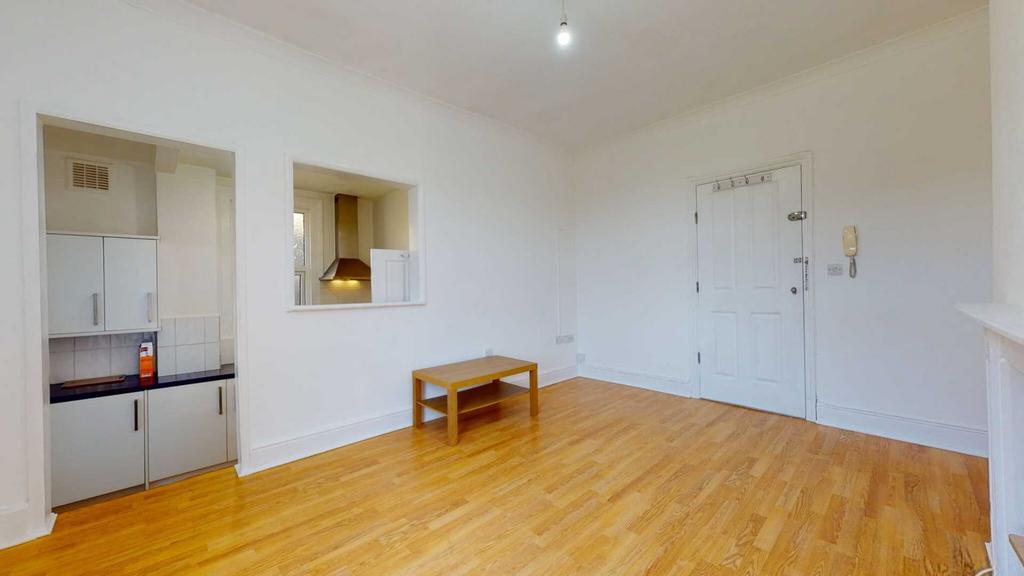 Westwell Road, Streatham Common, Sw16 1 Bed Flat - £1,300 Pcm (£300 Pw)