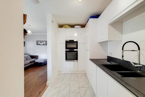 2 bedroom flat for sale - Lee High Road, Lewisham, London, Greater London, SE13 5PD