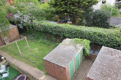 Flat 42, Park Road House Park Road, Kingston Upon Thames, KT2 6DG