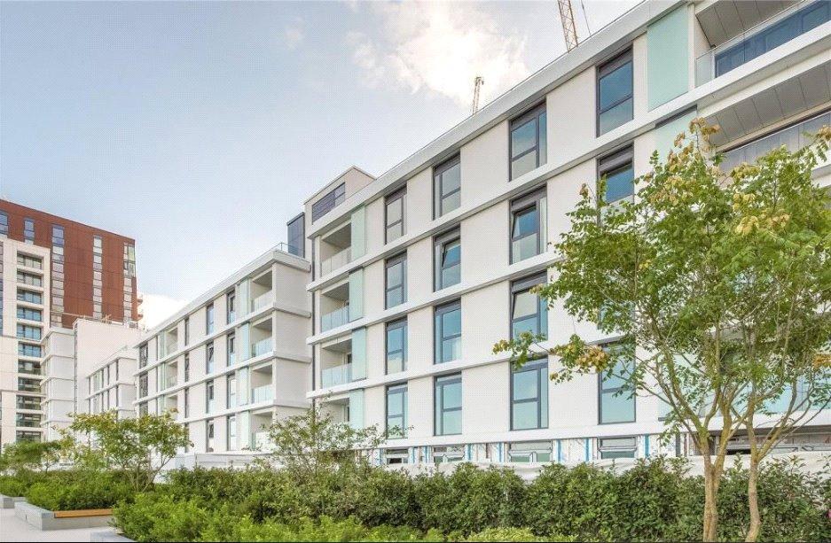 Collet House, Hebden Place, 50 Wandsworth Road, SW8 2 bed apartment £