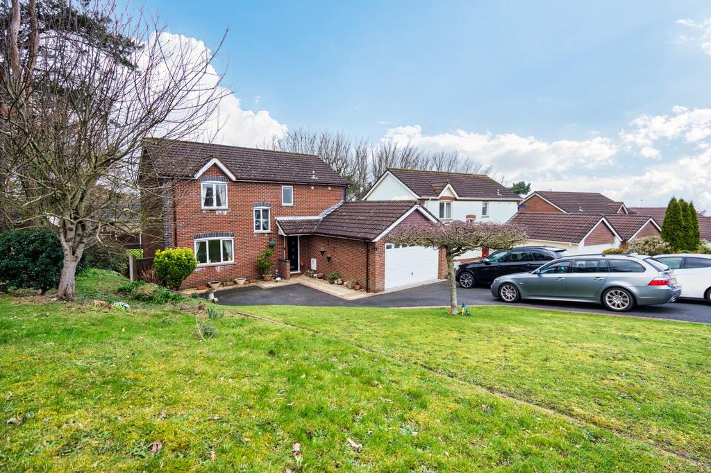 Hillside Road, Portishead, Bristol... 4 bed detached house £635,000