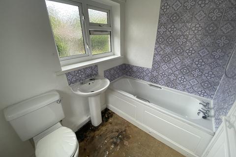 235 Broadstone Way, Bradford, BD4 9HL